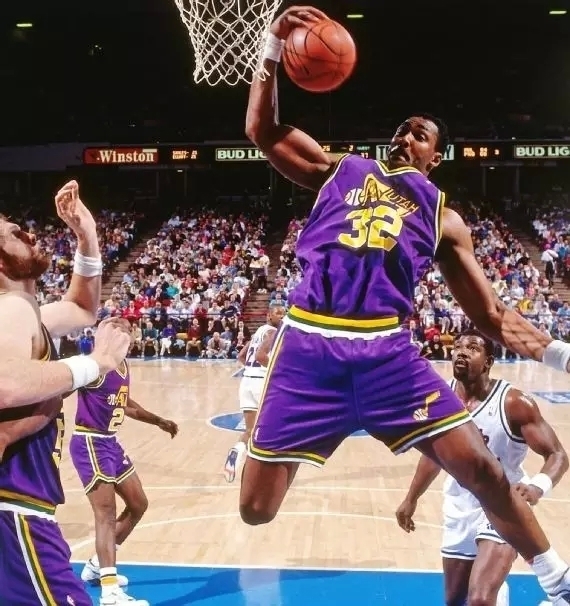 济南站的成 济南站的成